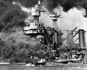  USS Arizona sinks