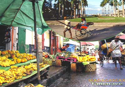 Full stores, empty wallets, in Madagascar