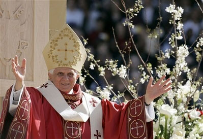 Benedict XVI at Nationals Stadium, Washington