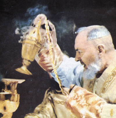 Padre Pio encense