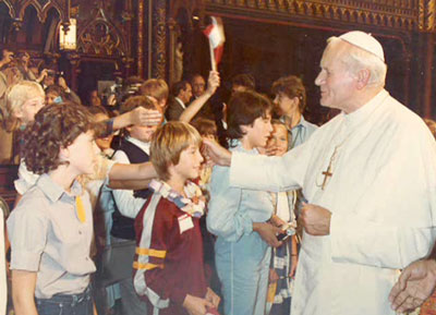 John Paul II Meeting young children at Notre-Dame Basilica