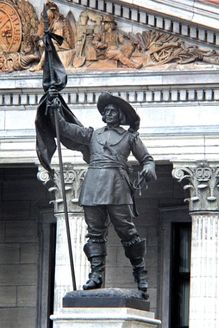 Statue of Maisonneuve